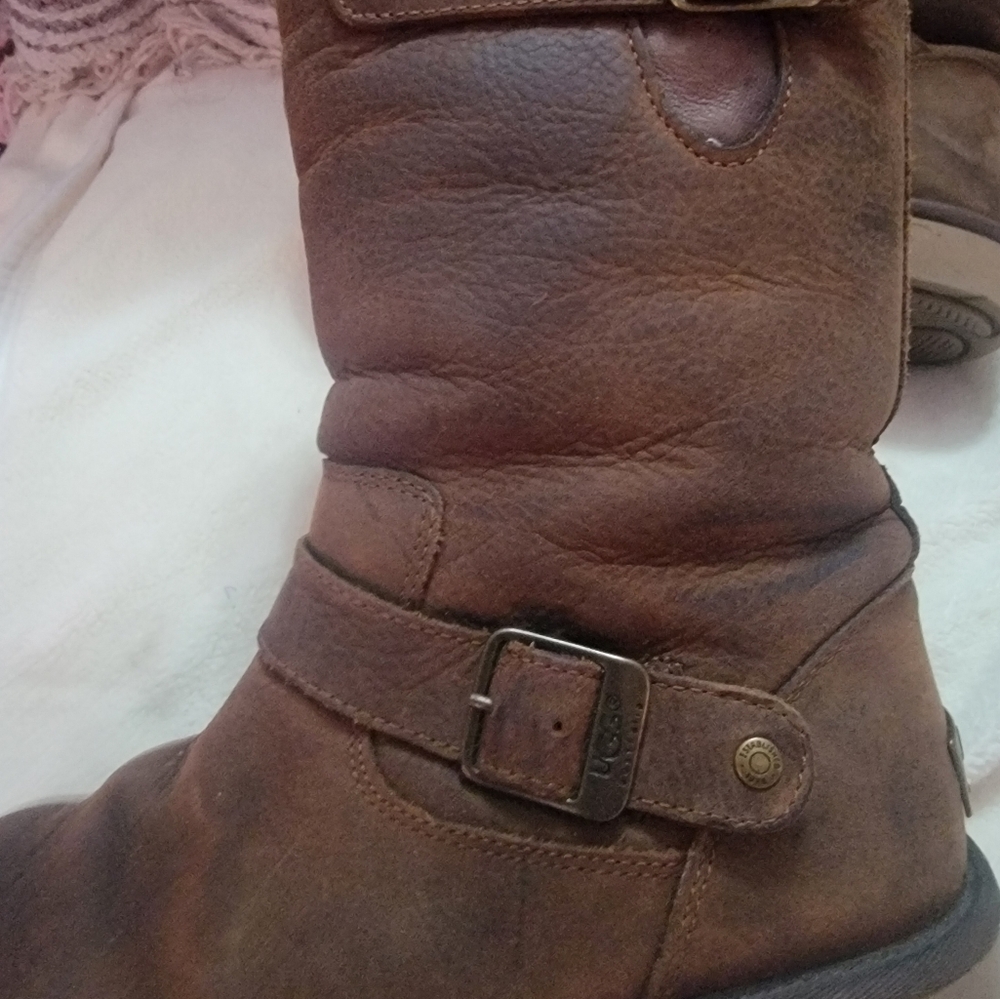 Ugg Sutter Boots Size 7 - image 3